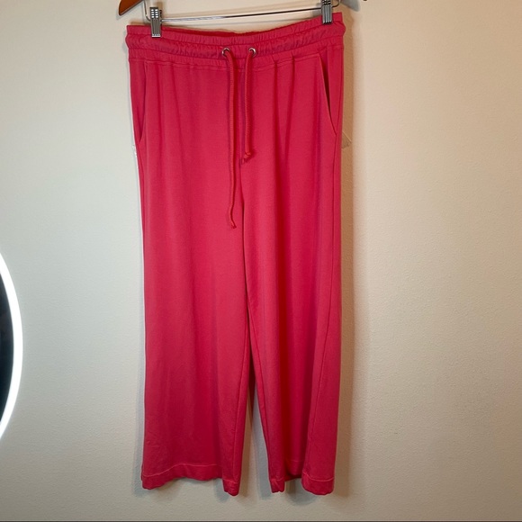 Sundry Pants - NWT Sundry Hibiscus Drawstring Pants